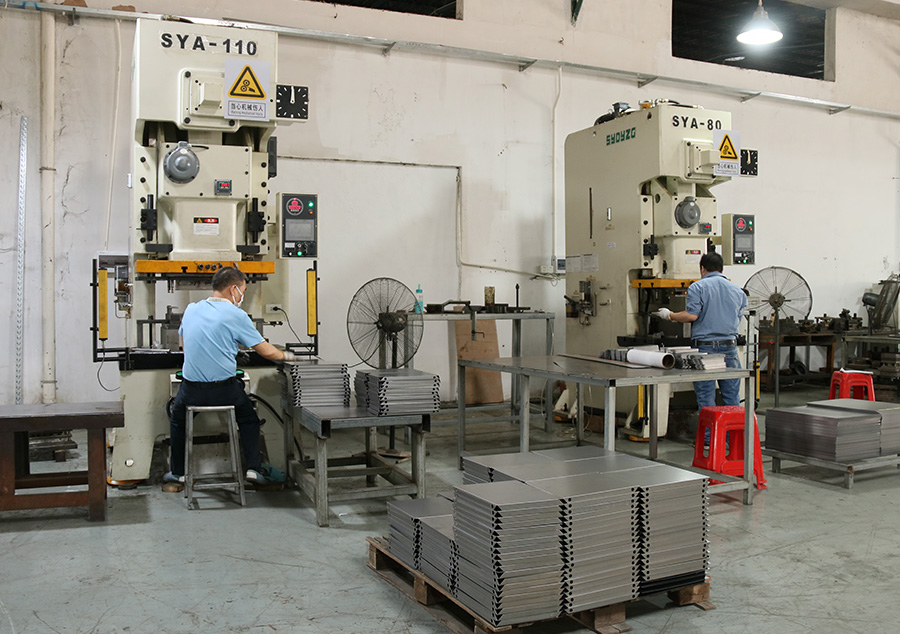 鍵特車間設(shè)備